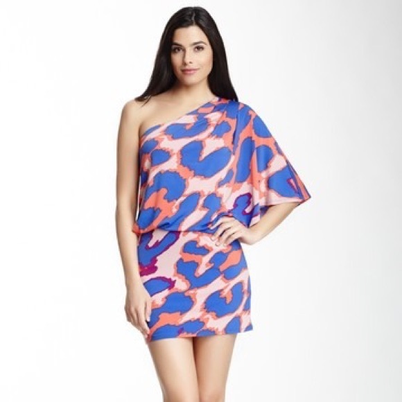 Jessica Simpson Dresses & Skirts - One shoulder mini- LIKE NEW